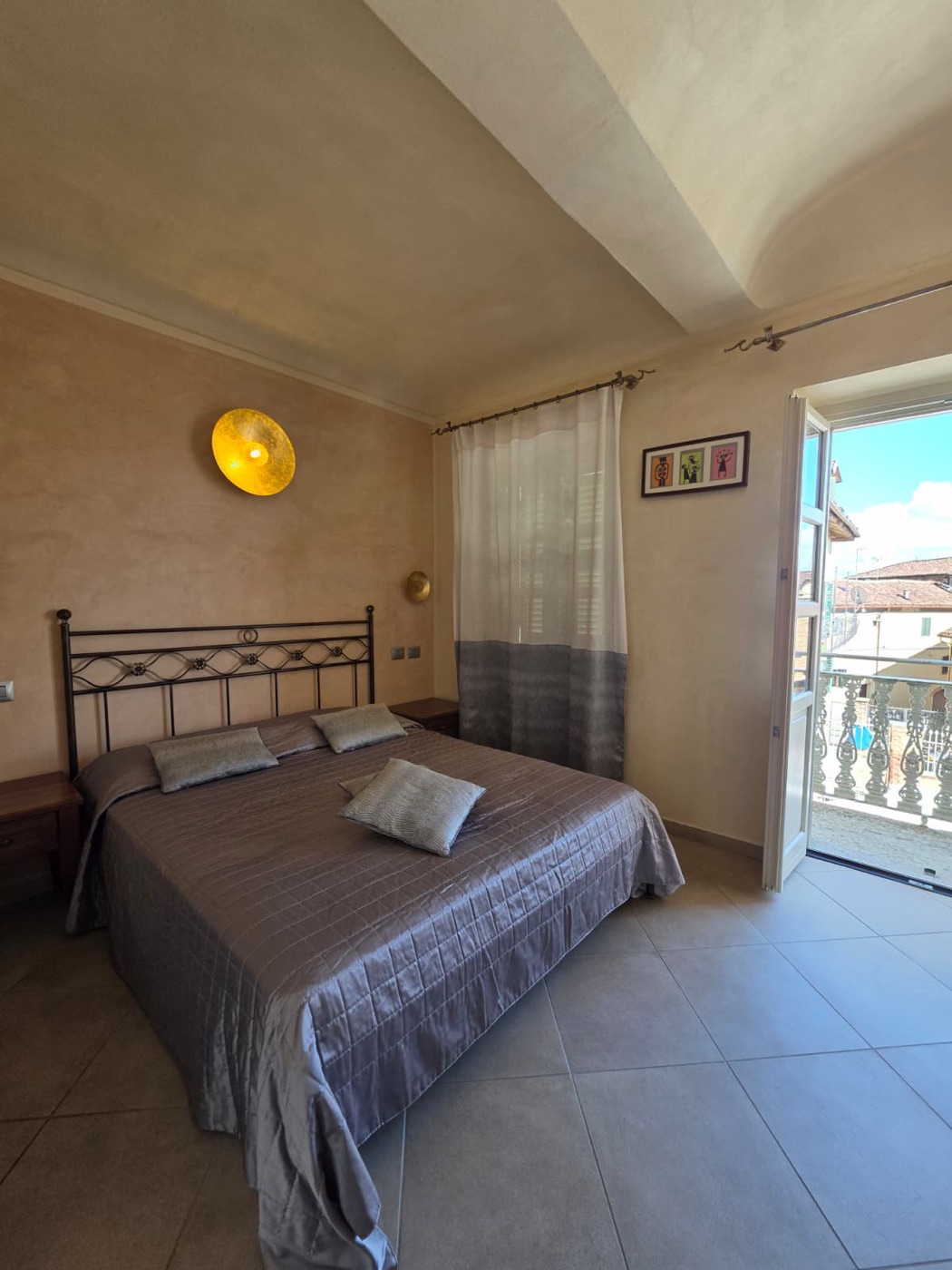 Camera Luxury &middot; letto e balcone