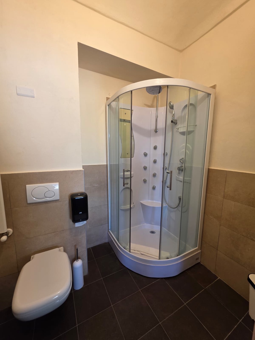 Camera Luxury &middot; bagno doccia idromassaggio